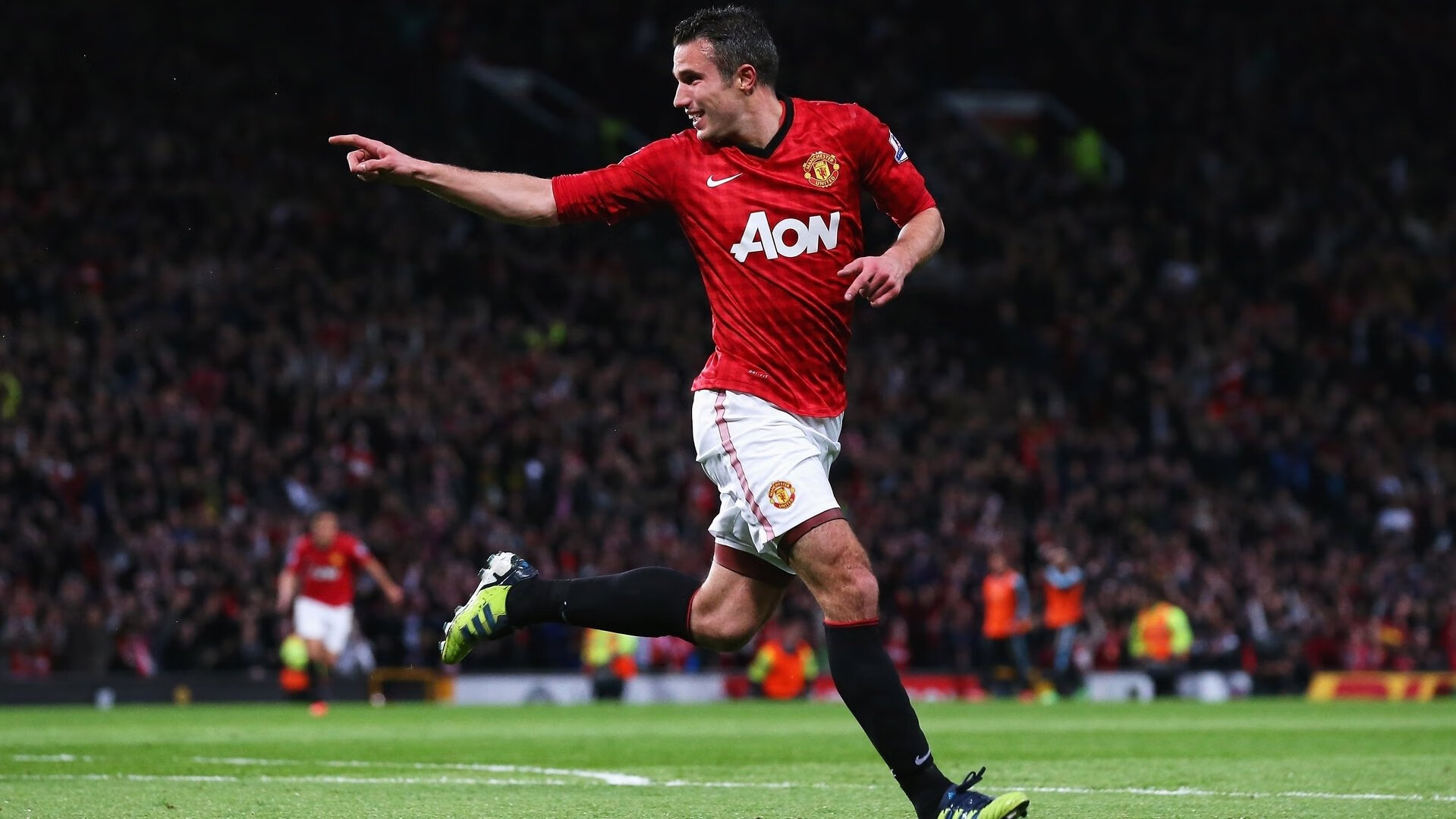 “意甲领头群逐鹿，争夺激烈平分秋色”，意甲争4